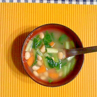 水煮大豆と野菜の味噌汁♪